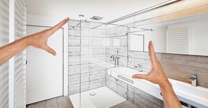 Opplev luksusen med glassvegger på badet - Maria Menas historie