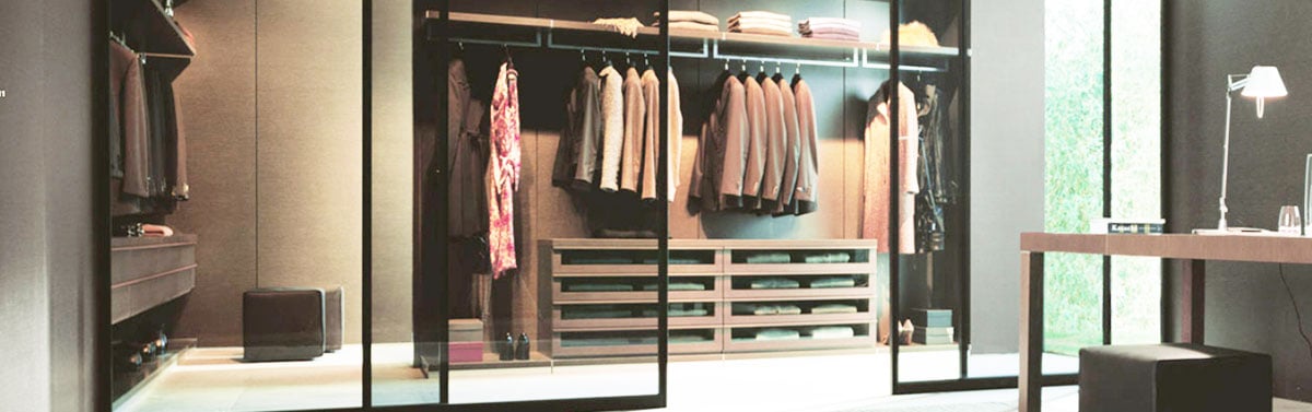 skyvedorsgarderobe