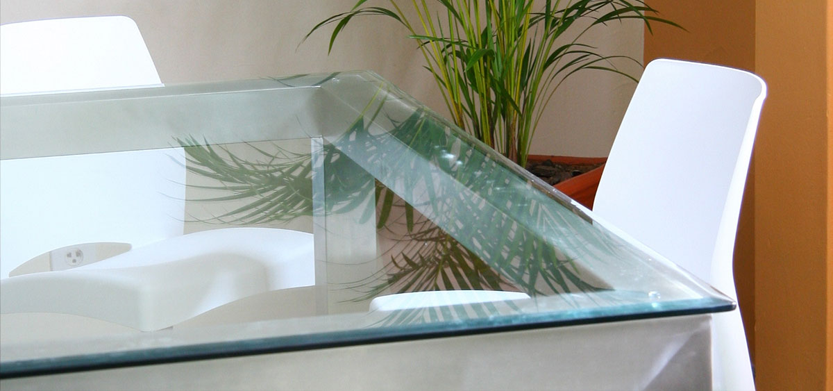 Glassbord på kjøkkenet – et uventet innslag med mange fordeler