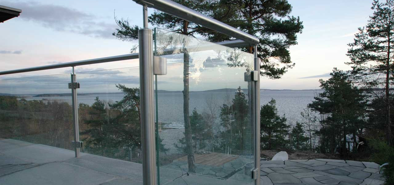 Slipp naturen inn – med rekkverk i glass