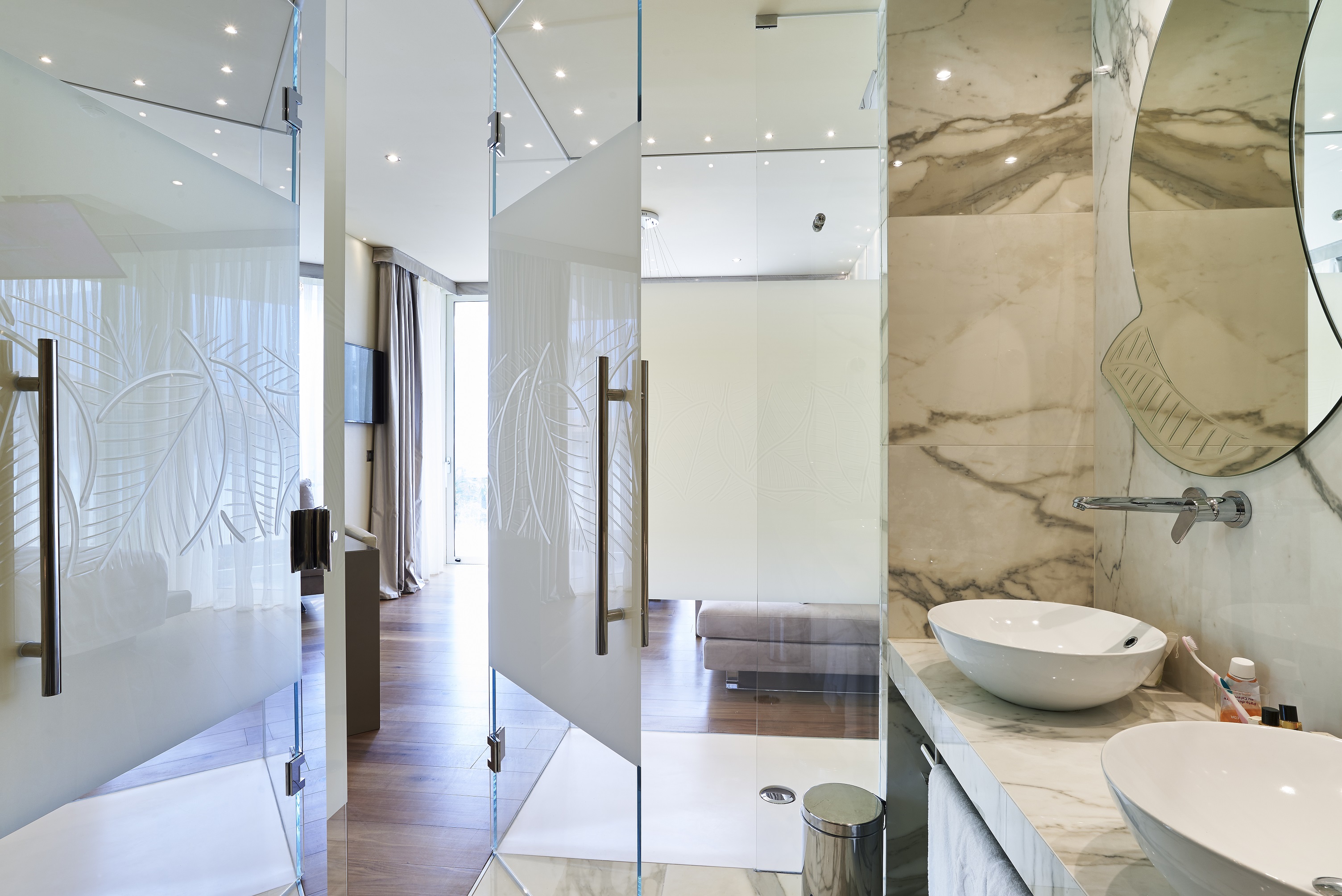 Interiørglass og speil på badet